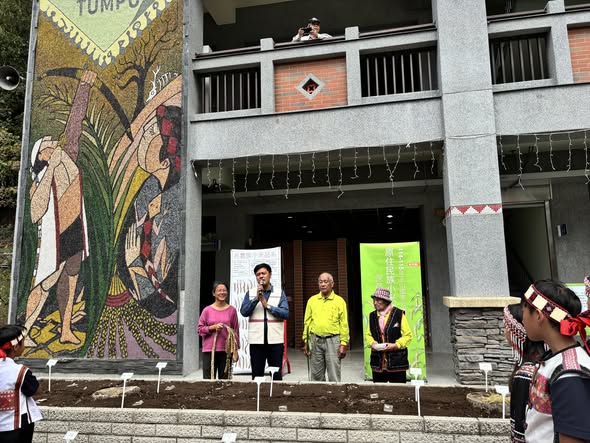 布農族小米保種復育推廣計畫：東埔國小的小米播種儀式
